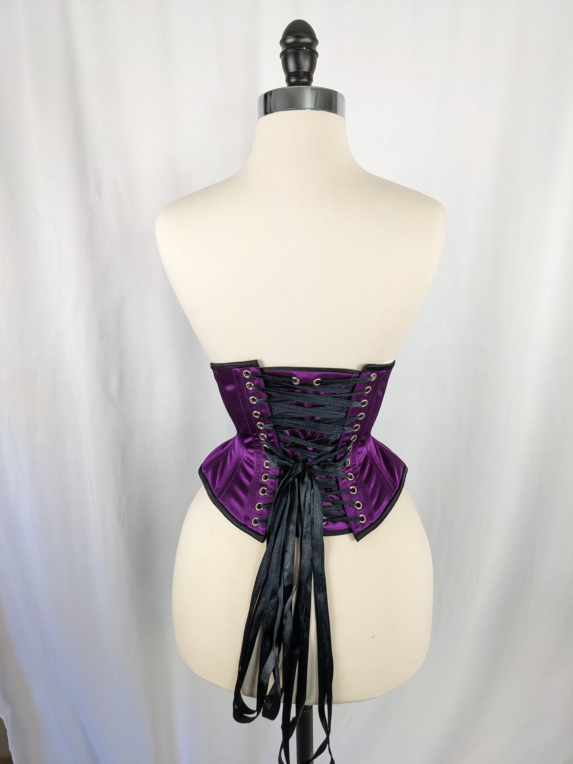 How to Get a Smaller Waist & Bigger Hips: Welcome, Corsetry!