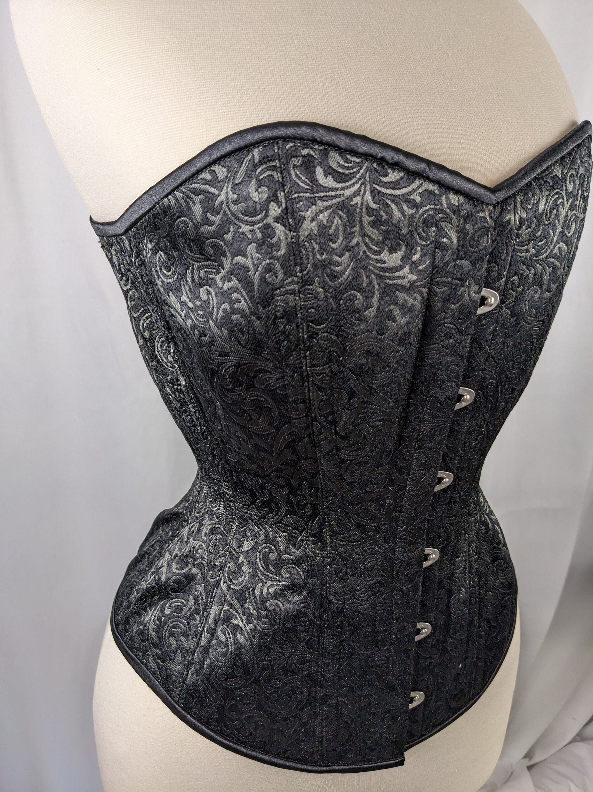 Overbust Corsets with Cups  Overbust corset, Corsets and bustiers