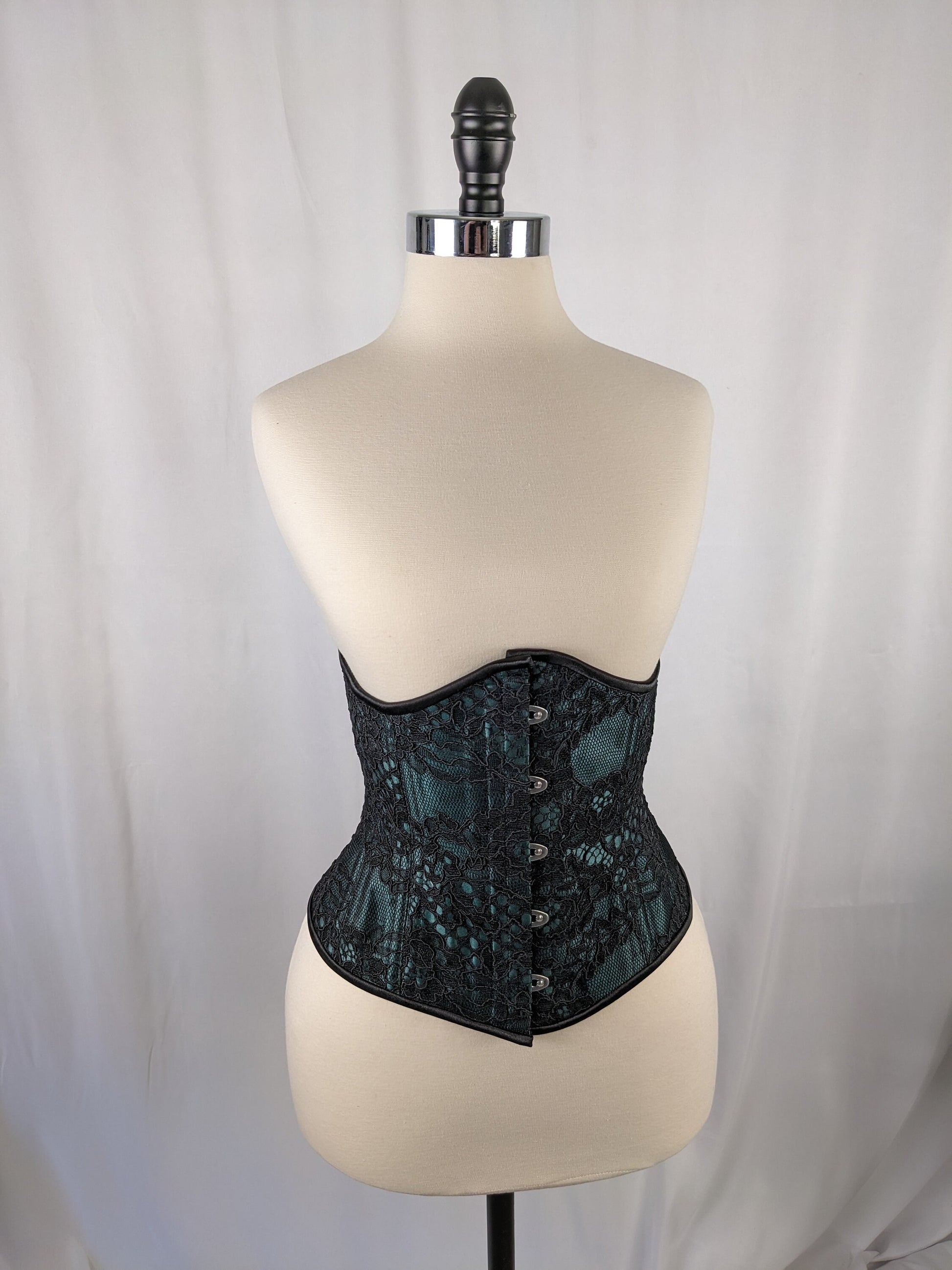 https://www.corsetsandcogs.com/cdn/shop/products/il_fullxfull.4773236617_kthc_53283097-4155-478f-87e6-d6746b5bb20e.jpg?v=1700333394&width=1946